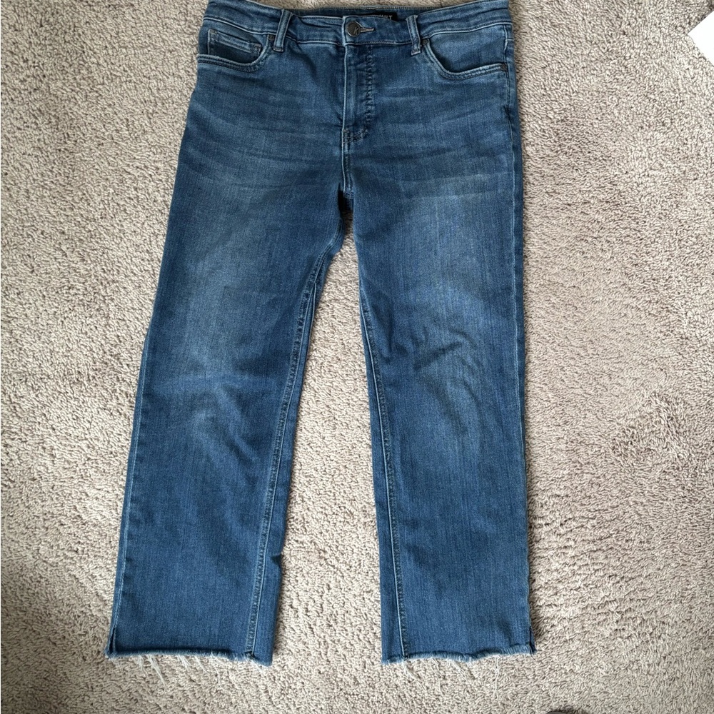 Women’s Kut from the Kloth kick flare cropped frayed jeans - Picture 2 of 4